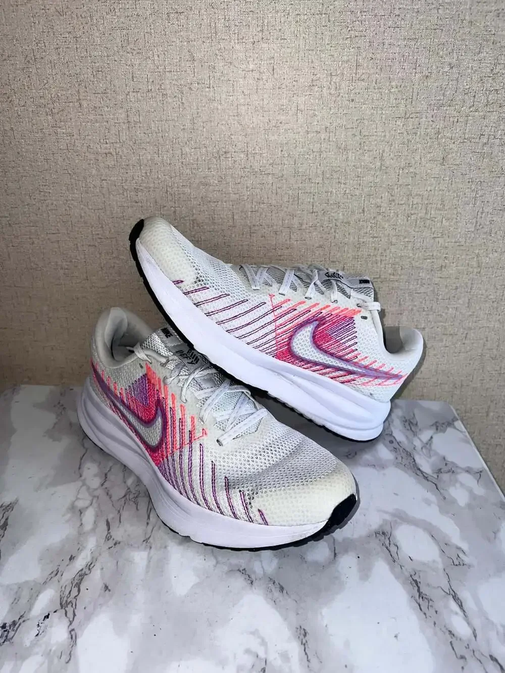 Nike Run Defy Women's Road Running Shoes White Elemental Pink Silt Red Black Siz